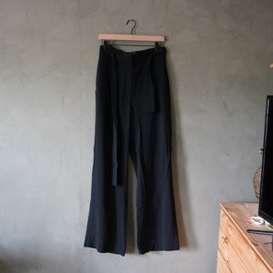 Babaton by Aritzia size 8 pants